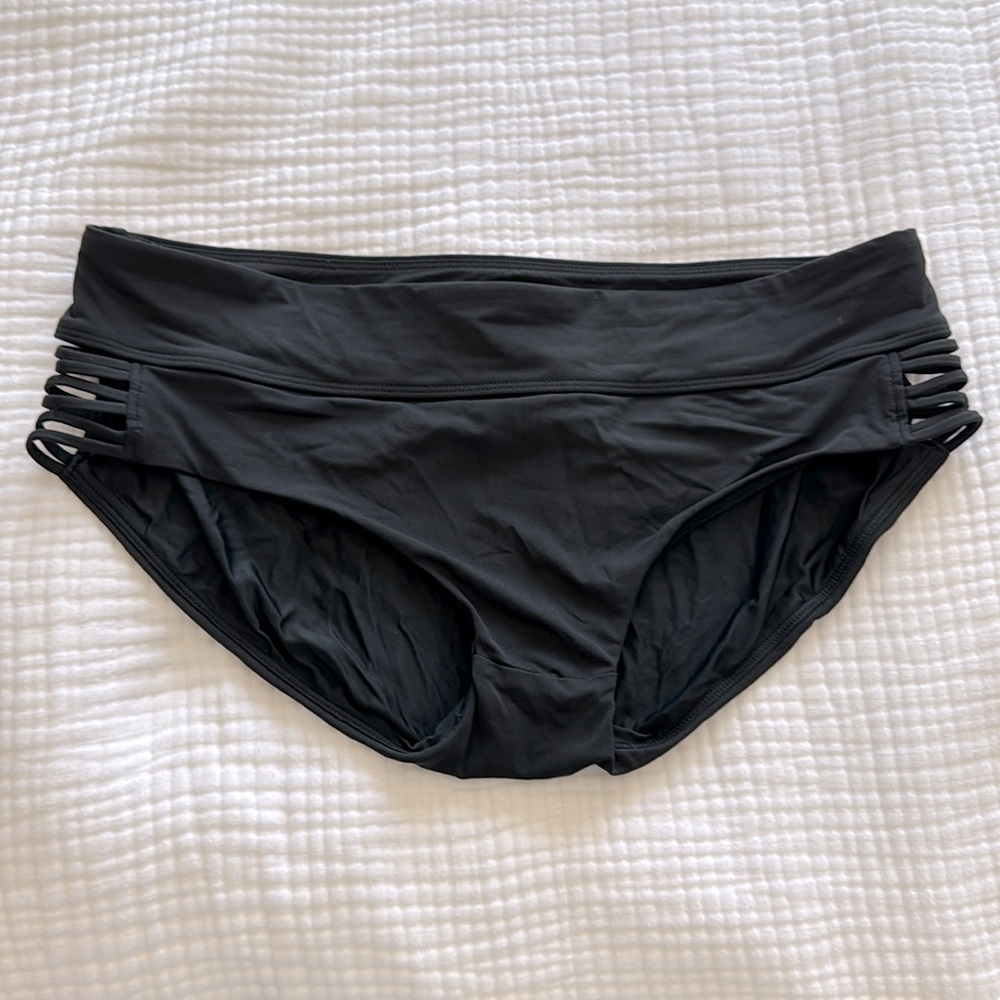 CALIA by Carrie Underwood black bikini bottom, sz M.  Looks new!